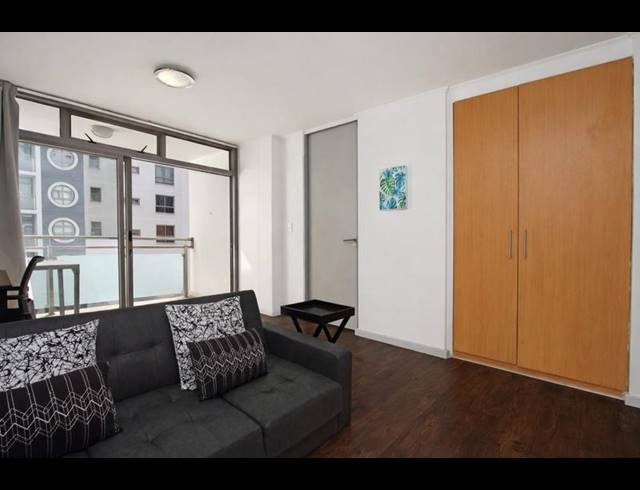 1 BEDROOM APARTMENT FOR SALE IN CLAREMONT